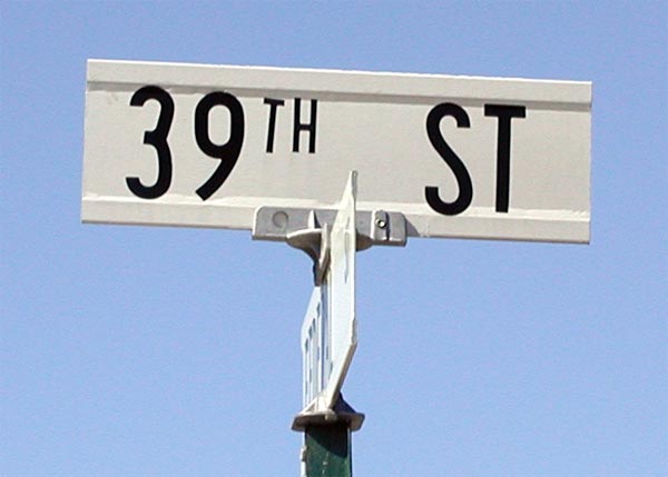 39th St street-name sign at Federal Street, Pennsauken, March 2004