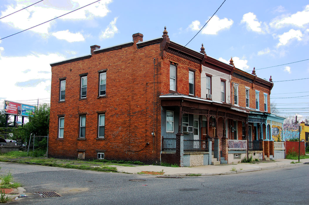 Chestnut Street and South 10th Street intersection, looking northeast, August 2011