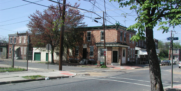 1213–1223 South 10th Street, April 2004