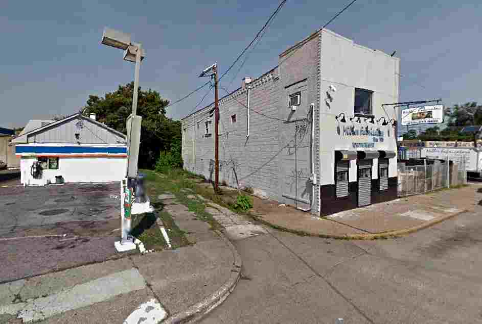 Intersection of Baxter Street and Mount Ephraim Avenue