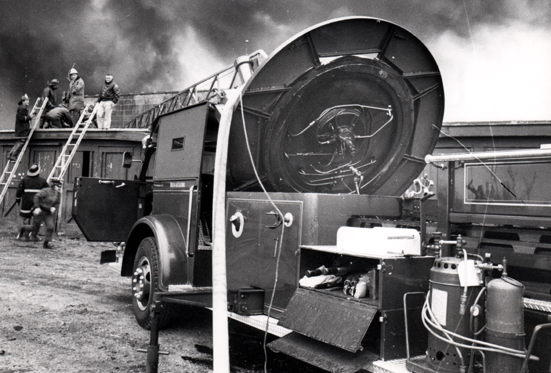 Evans Company fire, December 19, 1971. Photo by Bob Bartosz.