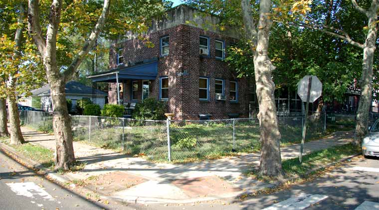 Southwest corner of Tulip Street and South 9th Street — 852 Tulip Street