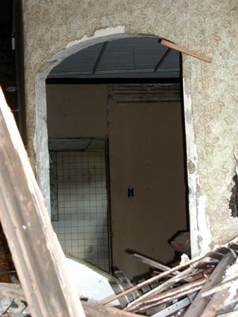 2048–2054 Arlington Street interior — February 7, 2004