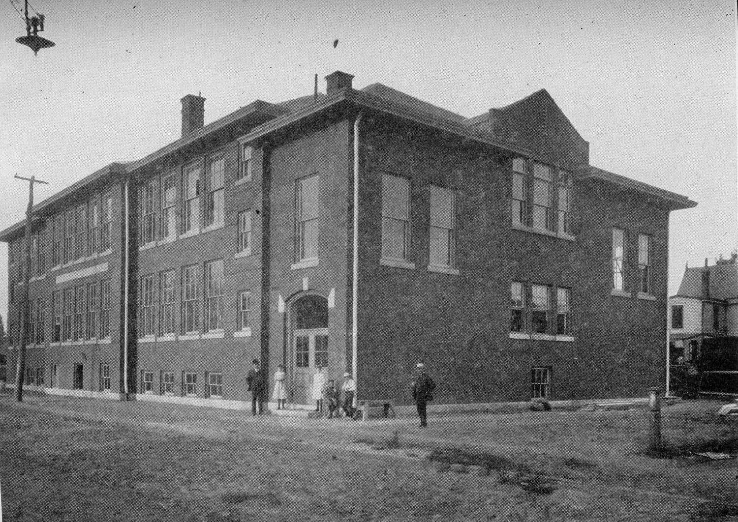 Thomas H. Dudley Public School, 1904–2008