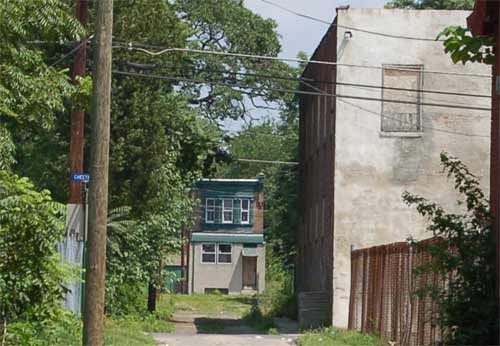 Intersection of Chestnut Street and Maurice Street, 2006.