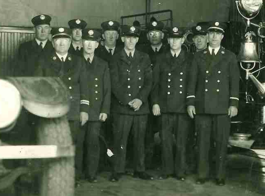 Ladder Company 3 and Engine Company 9 group photo, circa 1946
