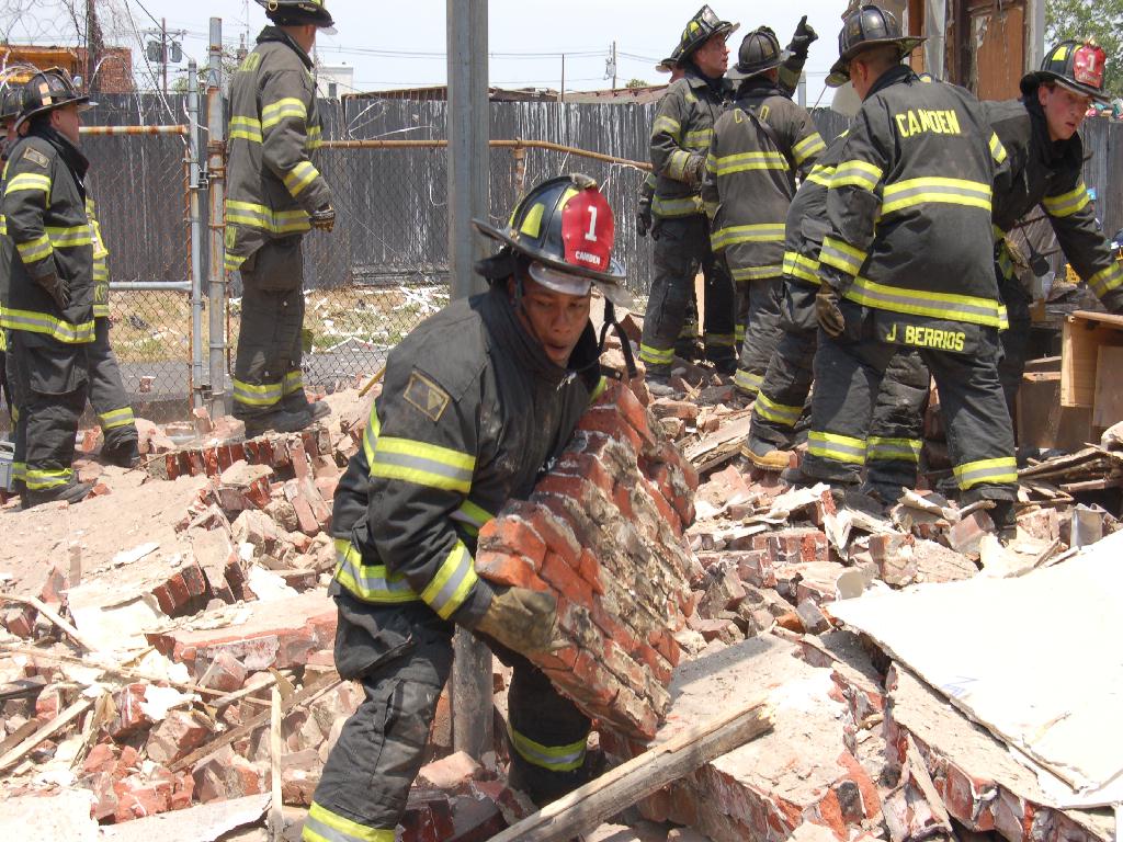 620 Sycamore Street fire, June 17, 2006, photo 1
