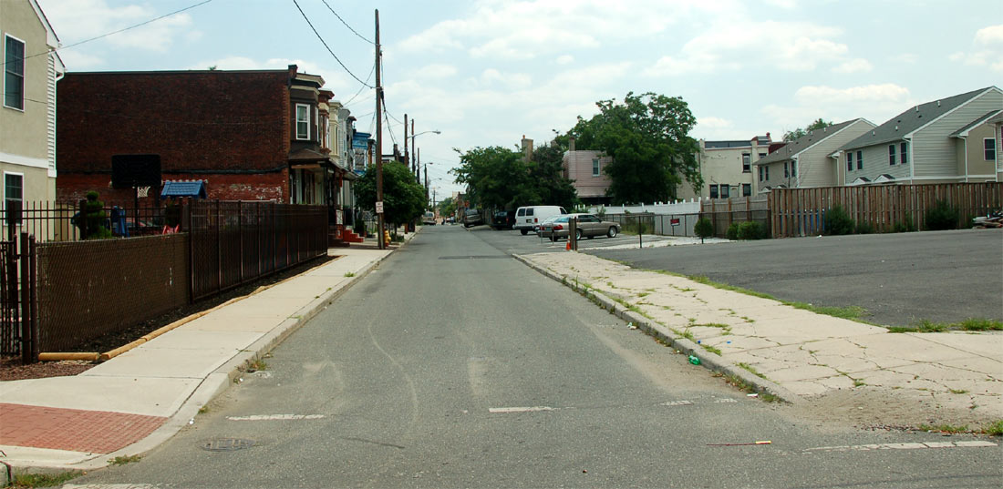 Intersection of North 3rd Street & Grant Street. Looking East on Grant Street -.