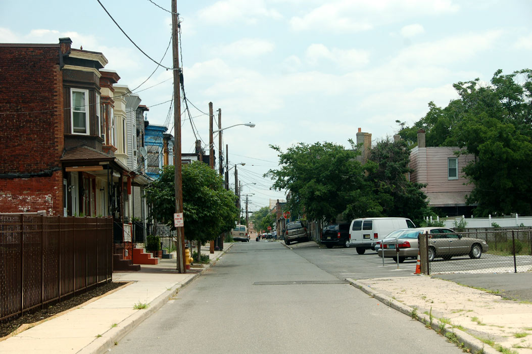 Intersection of North 3rd Street & Grant Street. Looking East on Grant Street -.
