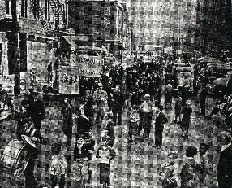 On North 3rd Street above Federal Street Looking South October 25, 1936. Scene at 3rd and Federal Streets as 279 Employees of a South Camden clothi...