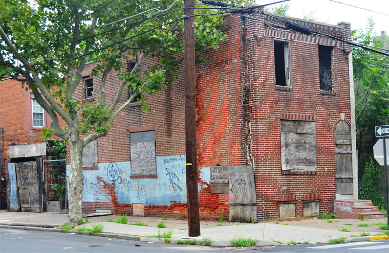 Intersection of South 3rd Street & Mt. Vernon Street. Looking East on Mount Vernon from the 200 Block - August 2011. Southwest Corner - August 16, ...