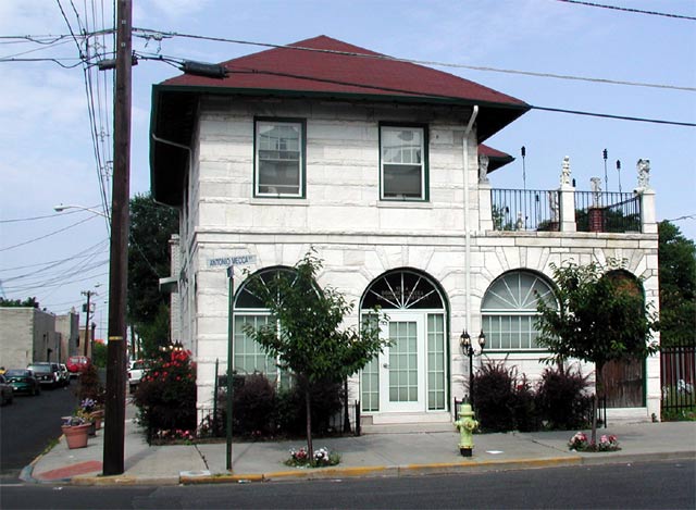 819 South 4th Street