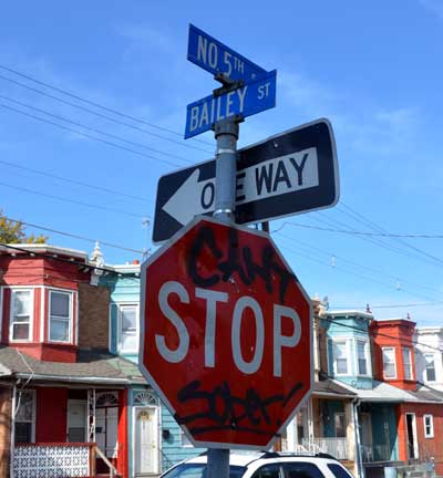 Bailey Street sign at North 5th Street