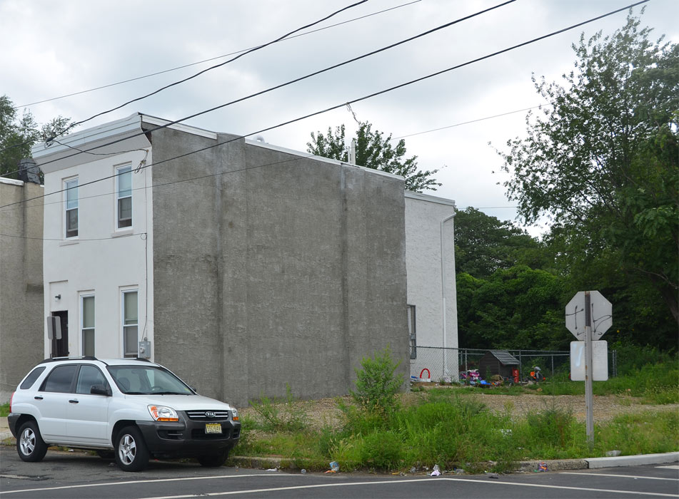 Northeast corner of Mount Vernon Street and South 5th Street, August 16, 2011