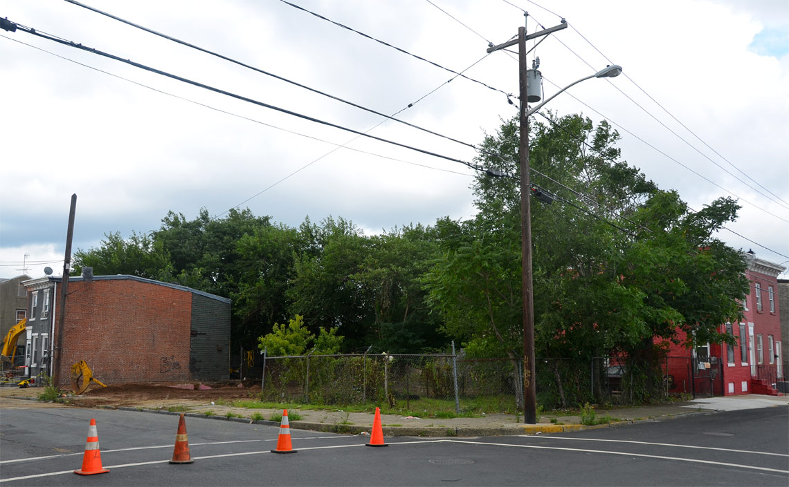 Southwest corner of Mount Vernon Street and South 5th Street, August 16, 2011